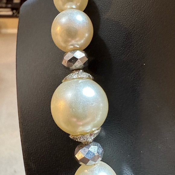Pearl with Faux Smoky Crystal Teardrop Choker Necklace - Picture 5 of 9